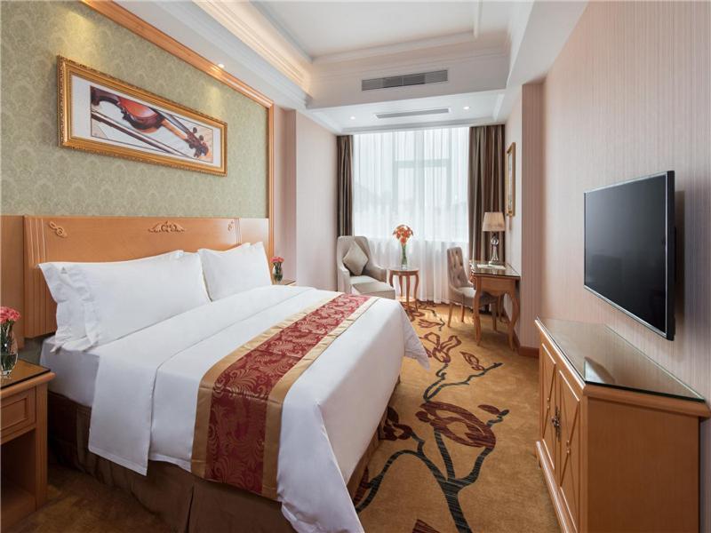 Vienna Hotel Tianbao Road เซินเจิ้น ภายนอก รูปภาพ
