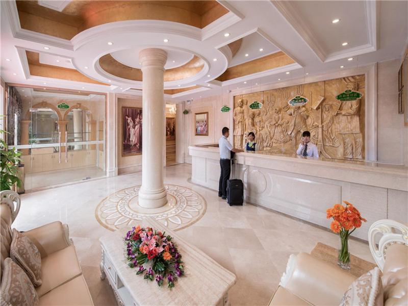 Vienna Hotel Tianbao Road เซินเจิ้น ภายนอก รูปภาพ