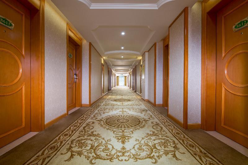Vienna Hotel Tianbao Road เซินเจิ้น ภายนอก รูปภาพ